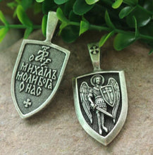 Carica l&#39;immagine nel visualizzatore di Gallery, 1pcs dropshipping men necklace Archangel St.Michael Protect Me Saint Shield Protection Charm russian orhodox pendant