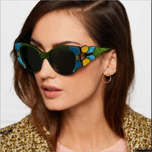 Carica l&#39;immagine nel visualizzatore di Gallery, trend individual character sunglasses women 2023  big frame designer cat eye glasses Female lady rave festival