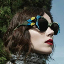 Carica l&#39;immagine nel visualizzatore di Gallery, trend individual character sunglasses women 2023  big frame designer cat eye glasses Female lady rave festival